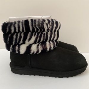 NIB Fluff Mini Quilted Zebra Authentic Black And Whit UGG Boots - Size 5 Kids